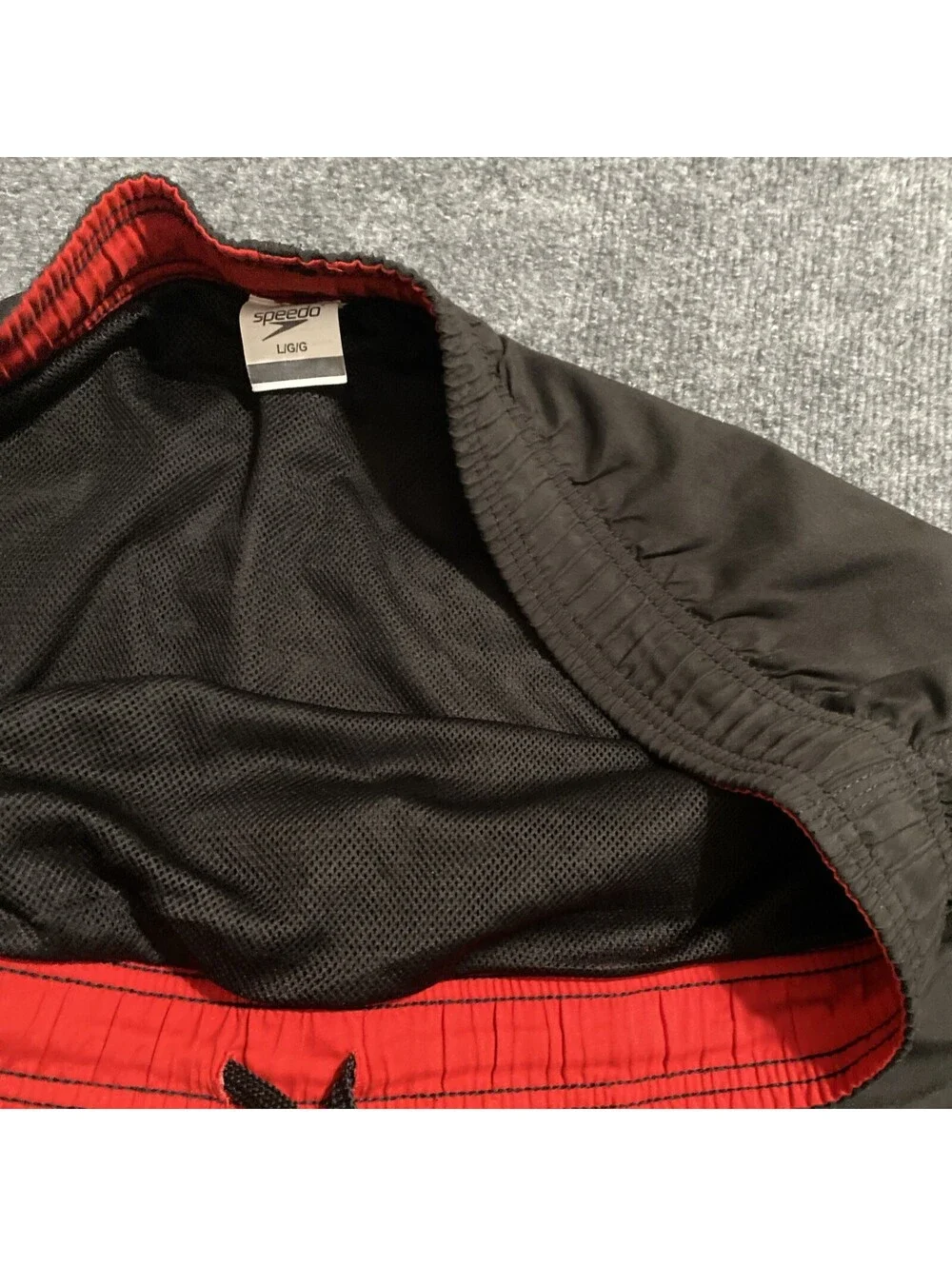Black & Red  Speedo Mens Swim Shorts Swim Trunks Size L  …. 10